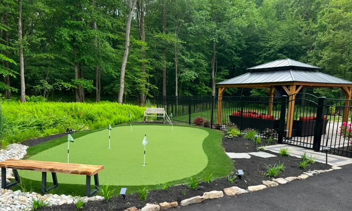 Custom putting green with gazebo
